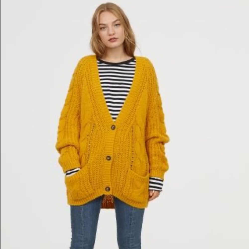 H&M Mustard yellow sweater